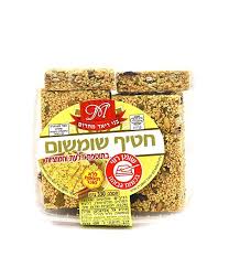 חטיף שומשום בתוספת דלעת וחמוציות